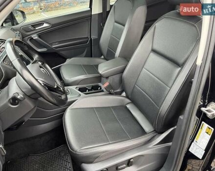 Чорний Фольксваген Тігуан, об'ємом двигуна 2 л та пробігом 124 тис. км за 19500 $, фото 35 на Automoto.ua