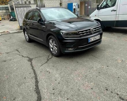 Черный Фольксваген Тигуан, объемом двигателя 2 л и пробегом 175 тыс. км за 23211 $, фото 1 на Automoto.ua