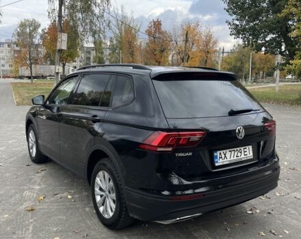 Черный Фольксваген Тигуан, объемом двигателя 2 л и пробегом 129 тыс. км за 19000 $, фото 5 на Automoto.ua