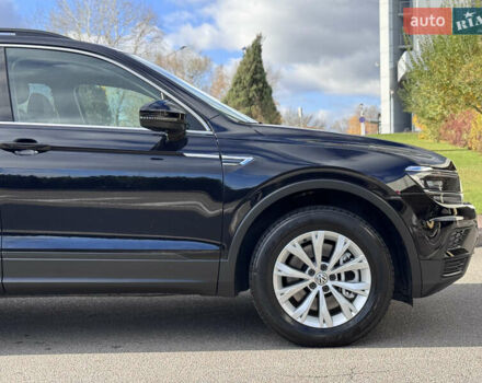 Чорний Фольксваген Тігуан, об'ємом двигуна 2 л та пробігом 109 тис. км за 18950 $, фото 11 на Automoto.ua