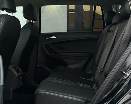 Чорний Фольксваген Тігуан, об'ємом двигуна 2 л та пробігом 200 тис. км за 15900 $, фото 44 на Automoto.ua