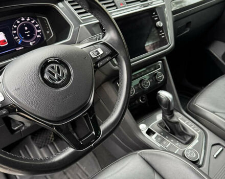 Черный Фольксваген Тигуан, объемом двигателя 1.98 л и пробегом 103 тыс. км за 31000 $, фото 12 на Automoto.ua