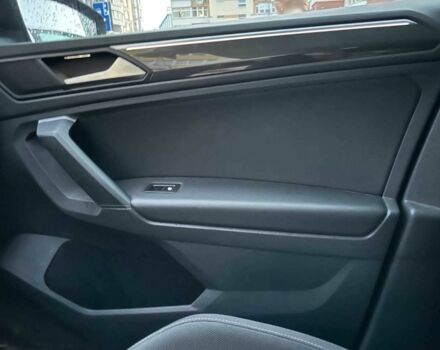 Черный Фольксваген Тигуан, объемом двигателя 2 л и пробегом 175 тыс. км за 23211 $, фото 10 на Automoto.ua