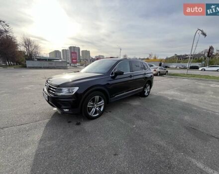 Черный Фольксваген Тигуан, объемом двигателя 2 л и пробегом 66 тыс. км за 24000 $, фото 1 на Automoto.ua