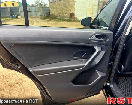 Черный Фольксваген Тигуан, объемом двигателя 2 л и пробегом 170 тыс. км за 21500 $, фото 12 на Automoto.ua