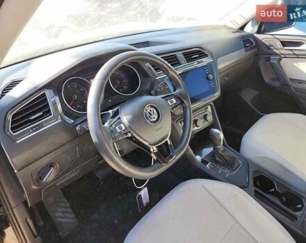 Черный Фольксваген Тигуан, объемом двигателя 2 л и пробегом 138 тыс. км за 12490 $, фото 22 на Automoto.ua