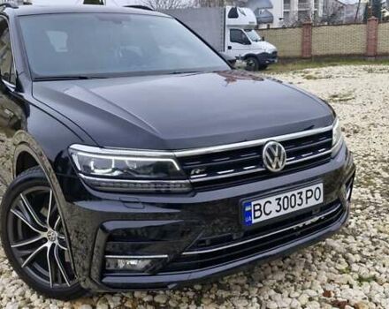 Черный Фольксваген Тигуан, объемом двигателя 2 л и пробегом 82 тыс. км за 21500 $, фото 3 на Automoto.ua