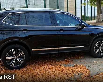 Черный Фольксваген Тигуан, объемом двигателя 2 л и пробегом 314 тыс. км за 15200 $, фото 5 на Automoto.ua