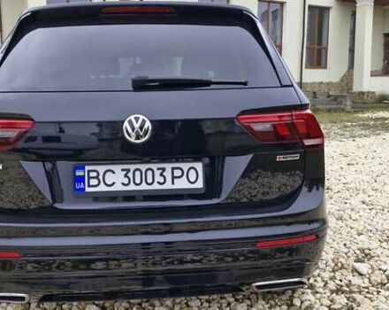 Черный Фольксваген Тигуан, объемом двигателя 2 л и пробегом 82 тыс. км за 21500 $, фото 2 на Automoto.ua