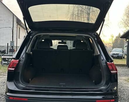 Чорний Фольксваген Тігуан, об'ємом двигуна 2 л та пробігом 200 тис. км за 15900 $, фото 46 на Automoto.ua