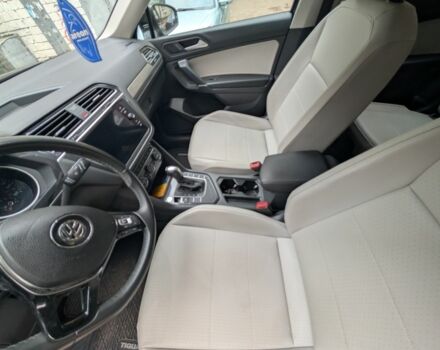 Черный Фольксваген Тигуан, объемом двигателя 2 л и пробегом 53 тыс. км за 20000 $, фото 21 на Automoto.ua