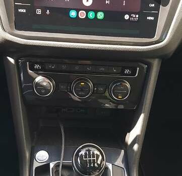 Черный Фольксваген Тигуан, объемом двигателя 1.98 л и пробегом 203 тыс. км за 23500 $, фото 20 на Automoto.ua