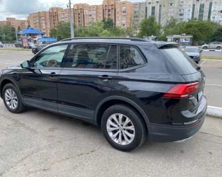 Чорний Фольксваген Тігуан, об'ємом двигуна 2 л та пробігом 66 тис. км за 19499 $, фото 2 на Automoto.ua