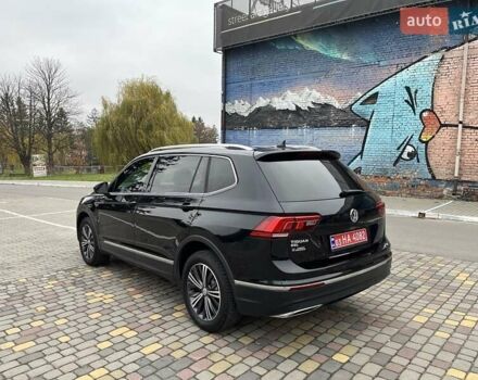 Чорний Фольксваген Тігуан, об'ємом двигуна 2 л та пробігом 124 тис. км за 19500 $, фото 7 на Automoto.ua