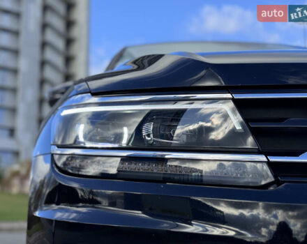 Чорний Фольксваген Тігуан, об'ємом двигуна 2 л та пробігом 109 тис. км за 18950 $, фото 13 на Automoto.ua