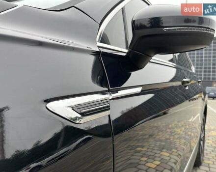 Чорний Фольксваген Тігуан, об'ємом двигуна 2 л та пробігом 124 тис. км за 19500 $, фото 29 на Automoto.ua