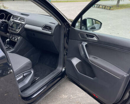 Черный Фольксваген Тигуан, объемом двигателя 1.98 л и пробегом 129 тыс. км за 18500 $, фото 22 на Automoto.ua