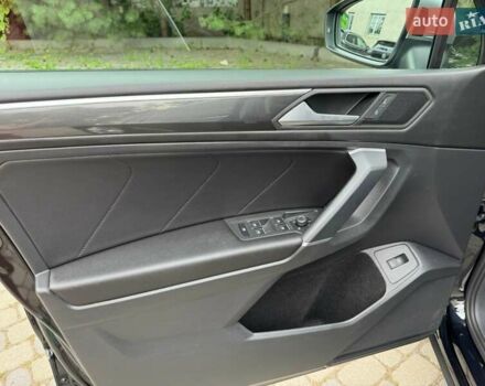 Чорний Фольксваген Тігуан, об'ємом двигуна 2 л та пробігом 223 тис. км за 27799 $, фото 30 на Automoto.ua