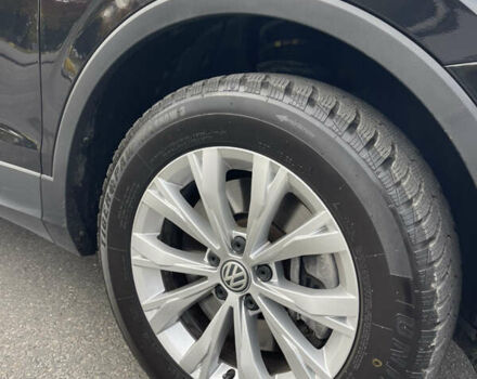 Черный Фольксваген Тигуан, объемом двигателя 1.98 л и пробегом 129 тыс. км за 18500 $, фото 29 на Automoto.ua
