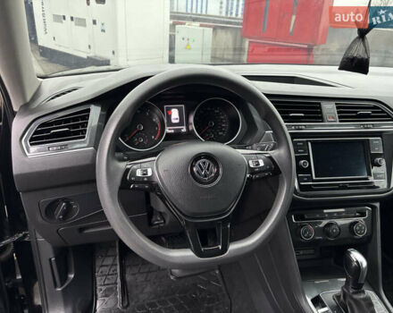 Чорний Фольксваген Тігуан, об'ємом двигуна 1.98 л та пробігом 175 тис. км за 14750 $, фото 15 на Automoto.ua