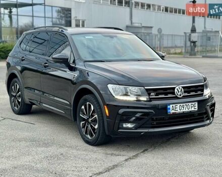 Чорний Фольксваген Тігуан, об'ємом двигуна 2 л та пробігом 74 тис. км за 19900 $, фото 4 на Automoto.ua
