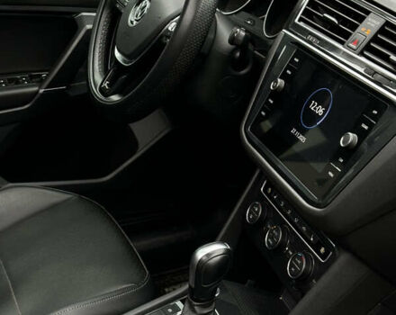 Черный Фольксваген Тигуан, объемом двигателя 1.98 л и пробегом 40 тыс. км за 21500 $, фото 17 на Automoto.ua