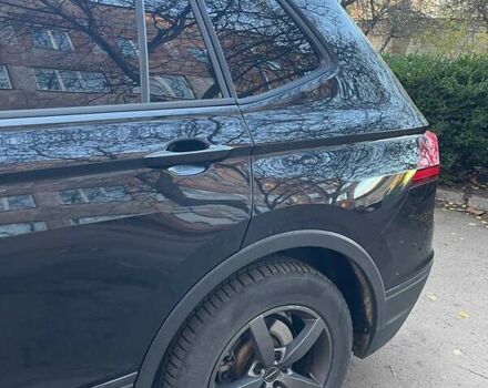 Черный Фольксваген Тигуан, объемом двигателя 1.98 л и пробегом 89 тыс. км за 18500 $, фото 43 на Automoto.ua