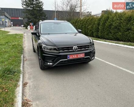 Чорний Фольксваген Тігуан, об'ємом двигуна 2 л та пробігом 124 тис. км за 19500 $, фото 85 на Automoto.ua