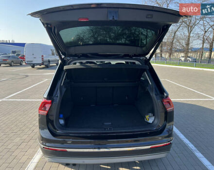 Черный Фольксваген Тигуан, объемом двигателя 2 л и пробегом 67 тыс. км за 26500 $, фото 35 на Automoto.ua