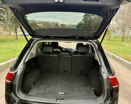 Чорний Фольксваген Тігуан, об'ємом двигуна 2 л та пробігом 159 тис. км за 19000 $, фото 14 на Automoto.ua