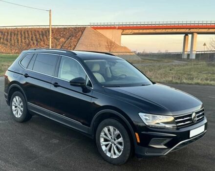 Черный Фольксваген Тигуан, объемом двигателя 2 л и пробегом 109 тыс. км за 11800 $, фото 2 на Automoto.ua