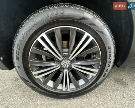 Черный Фольксваген Тигуан, объемом двигателя 2 л и пробегом 43 тыс. км за 19650 $, фото 23 на Automoto.ua