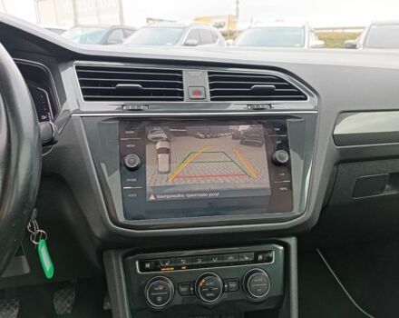 Черный Фольксваген Тигуан, объемом двигателя 2 л и пробегом 190 тыс. км за 23200 $, фото 22 на Automoto.ua