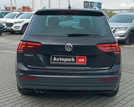 Черный Фольксваген Тигуан, объемом двигателя 2 л и пробегом 190 тыс. км за 23200 $, фото 6 на Automoto.ua
