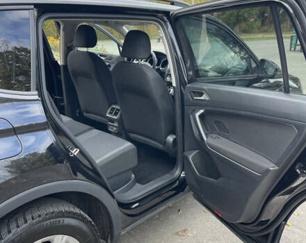 Черный Фольксваген Тигуан, объемом двигателя 1.98 л и пробегом 129 тыс. км за 18500 $, фото 25 на Automoto.ua