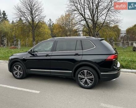 Чорний Фольксваген Тігуан, об'ємом двигуна 2 л та пробігом 124 тис. км за 19500 $, фото 70 на Automoto.ua