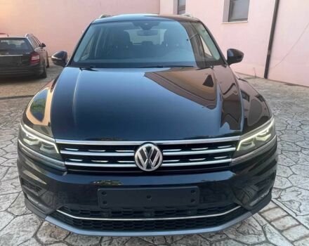 Черный Фольксваген Тигуан, объемом двигателя 2 л и пробегом 35 тыс. км за 17800 $, фото 1 на Automoto.ua