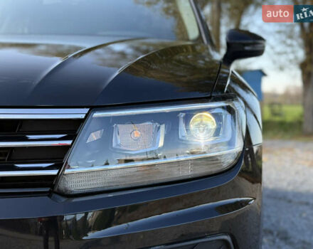 Черный Фольксваген Тигуан, объемом двигателя 2 л и пробегом 70 тыс. км за 16700 $, фото 3 на Automoto.ua