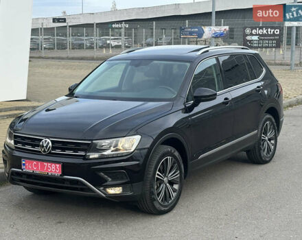 Черный Фольксваген Тигуан, объемом двигателя 2 л и пробегом 43 тыс. км за 19650 $, фото 2 на Automoto.ua
