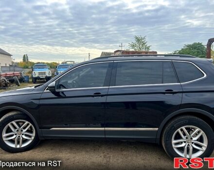 Черный Фольксваген Тигуан, объемом двигателя 2 л и пробегом 170 тыс. км за 21500 $, фото 3 на Automoto.ua