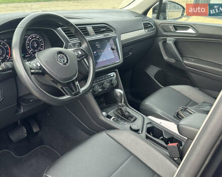Черный Фольксваген Тигуан, объемом двигателя 2 л и пробегом 43 тыс. км за 19650 $, фото 14 на Automoto.ua