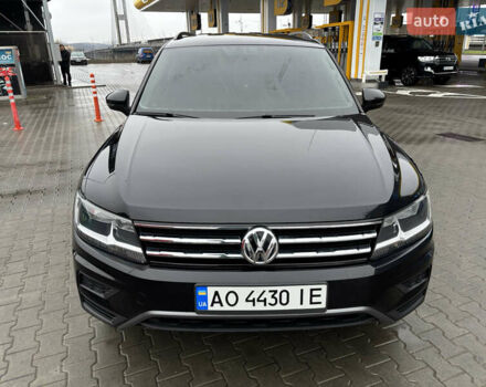 Чорний Фольксваген Тігуан, об'ємом двигуна 1.98 л та пробігом 175 тис. км за 14750 $, фото 3 на Automoto.ua