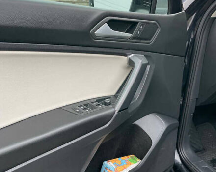 Черный Фольксваген Тигуан, объемом двигателя 2 л и пробегом 183 тыс. км за 19600 $, фото 12 на Automoto.ua