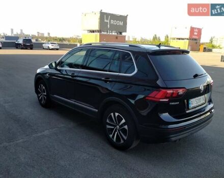 Чорний Фольксваген Тігуан, об'ємом двигуна 1.97 л та пробігом 197 тис. км за 23000 $, фото 5 на Automoto.ua