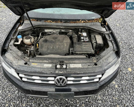 Черный Фольксваген Тигуан, объемом двигателя 2 л и пробегом 160 тыс. км за 12000 $, фото 8 на Automoto.ua