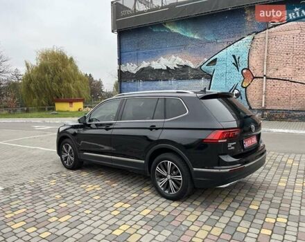 Чорний Фольксваген Тігуан, об'ємом двигуна 2 л та пробігом 124 тис. км за 19500 $, фото 6 на Automoto.ua
