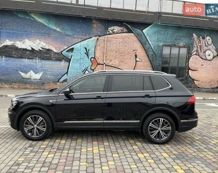 Чорний Фольксваген Тігуан, об'ємом двигуна 2 л та пробігом 124 тис. км за 19500 $, фото 5 на Automoto.ua