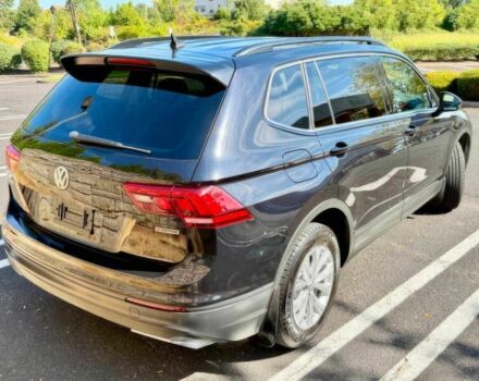 Черный Фольксваген Тигуан, объемом двигателя 2 л и пробегом 35 тыс. км за 14000 $, фото 4 на Automoto.ua