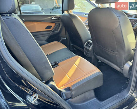 Черный Фольксваген Тигуан, объемом двигателя 2 л и пробегом 133 тыс. км за 11900 $, фото 41 на Automoto.ua