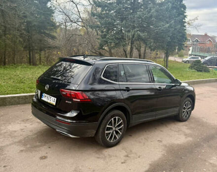 Чорний Фольксваген Тігуан, об'ємом двигуна 2 л та пробігом 159 тис. км за 19000 $, фото 3 на Automoto.ua